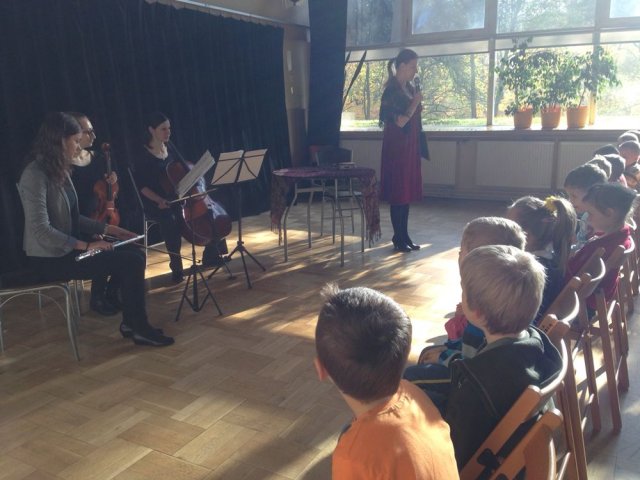 NIE BOJĘ SIĘ MUZYKI - koncert muzyki klasycznej w MDK 2 dla szkół i przedszkoli, 5.11.2014 r. Prowadzenie: Fundacja Fabryka Sztuki. http://www.niebojesiemuzyki.pl/